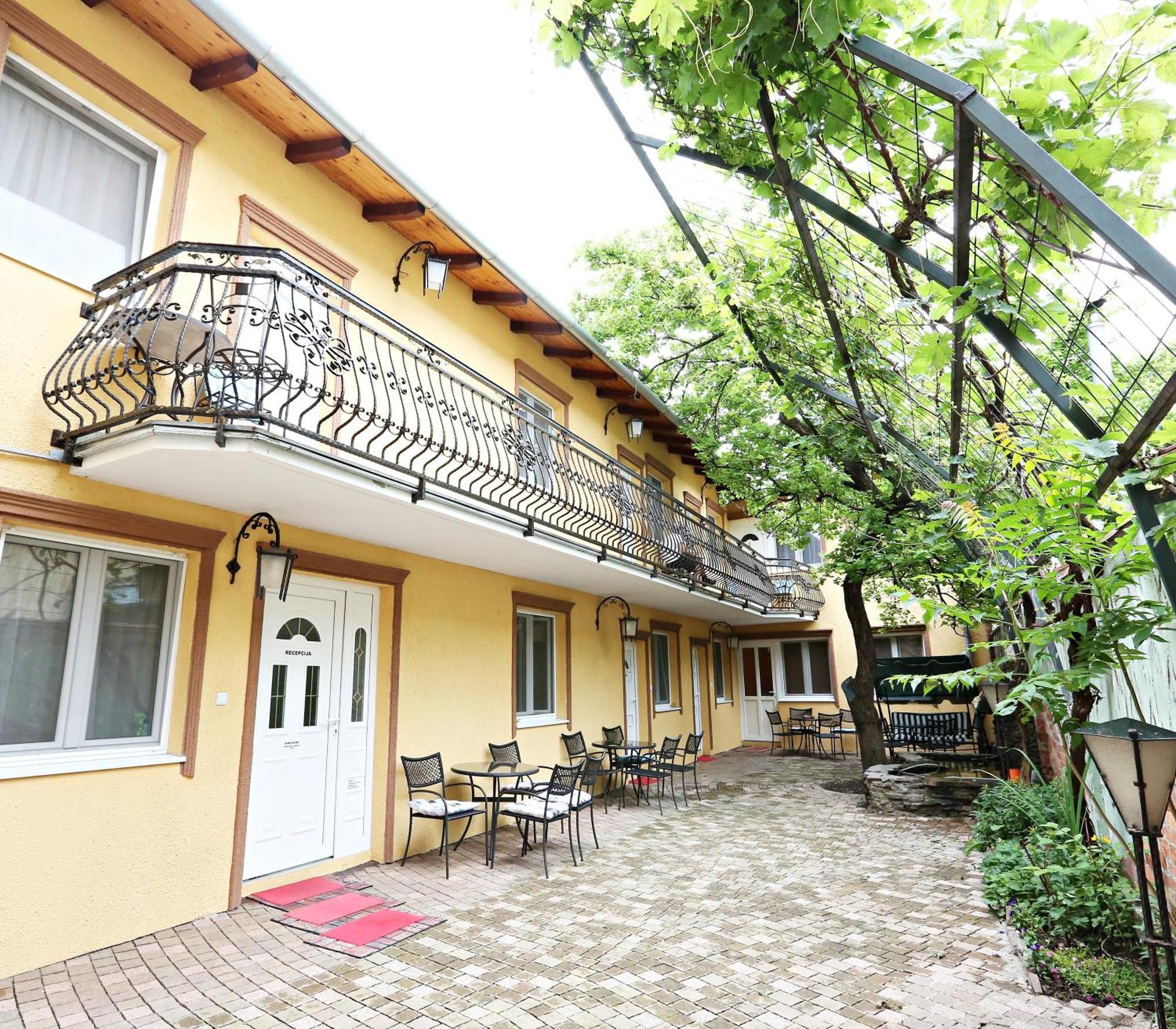 Apartments & Rooms Vienna Osijek Eksteriør bilde