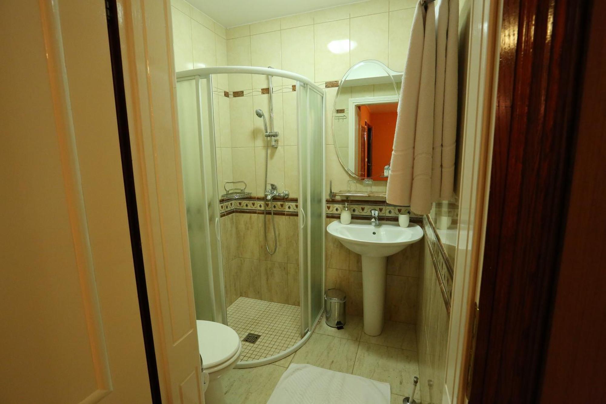 Apartments & Rooms Vienna Osijek Rom bilde